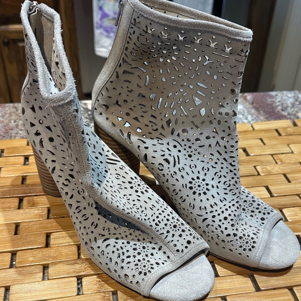 Gianni Bini Elegant Beige Leather Peep-Toe Ankle Boots